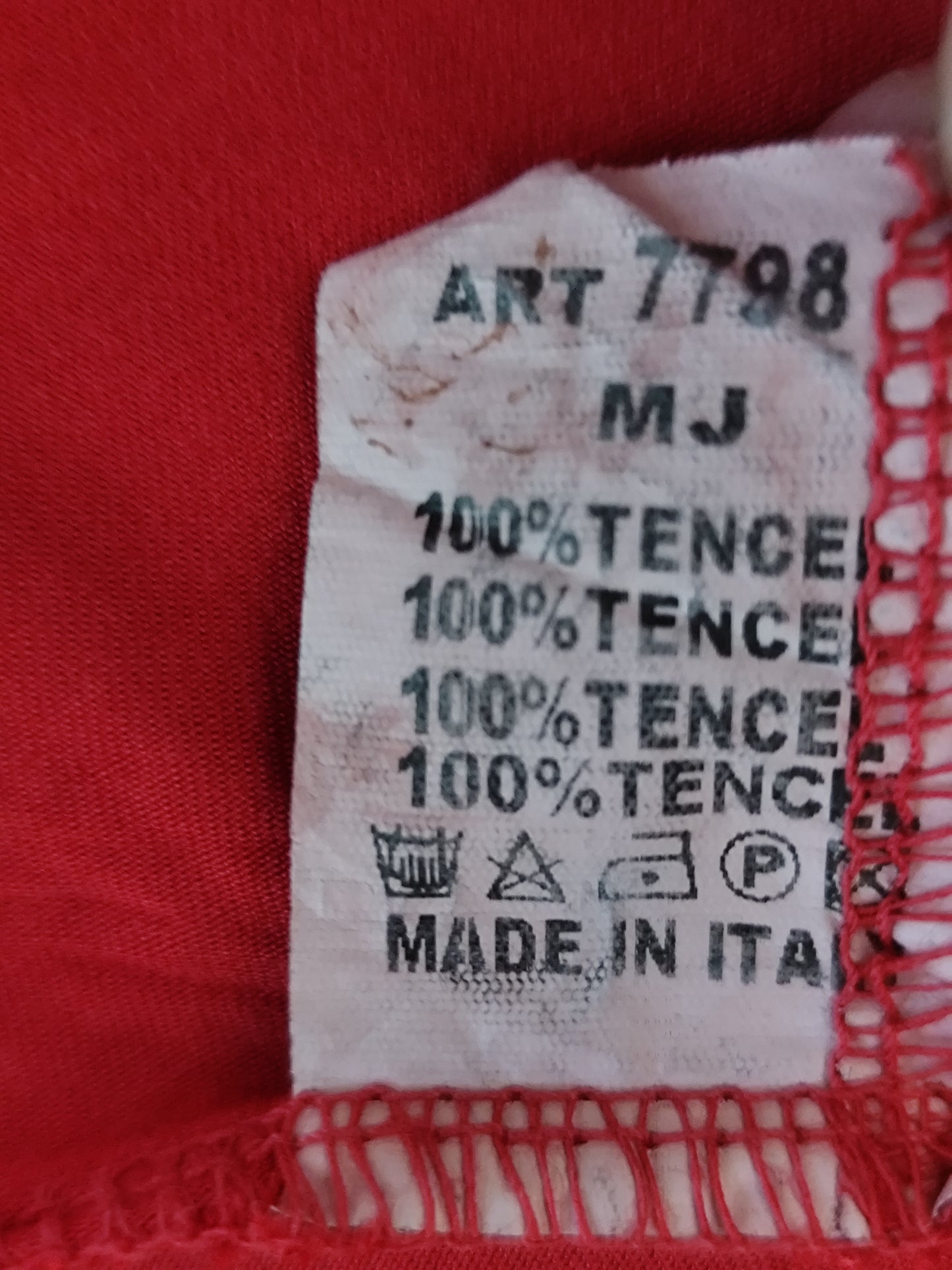 Robe fluide rouge – 100 % Tencel – taille 38/40 (estimée)