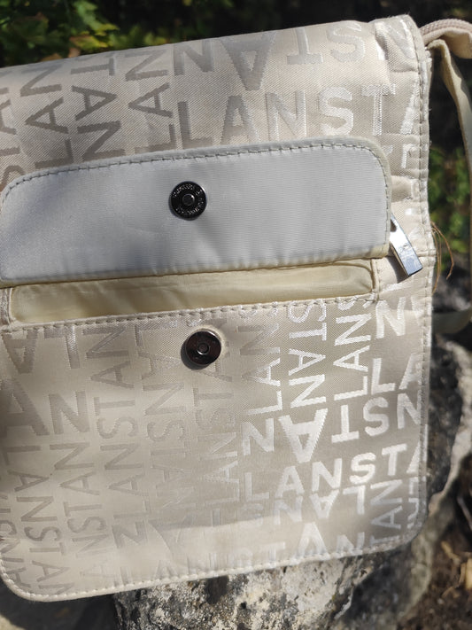 Sacoche beige à rabat avec imprimé – look urbain vintage