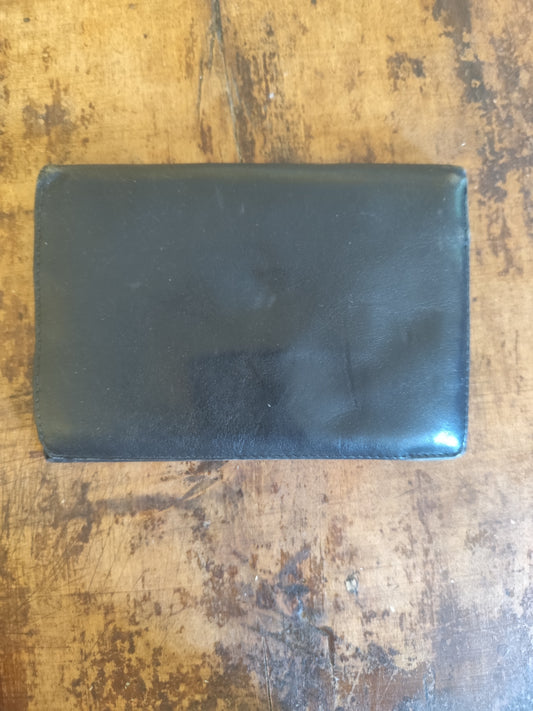 Portefeuille noir en cuir à volets multiples