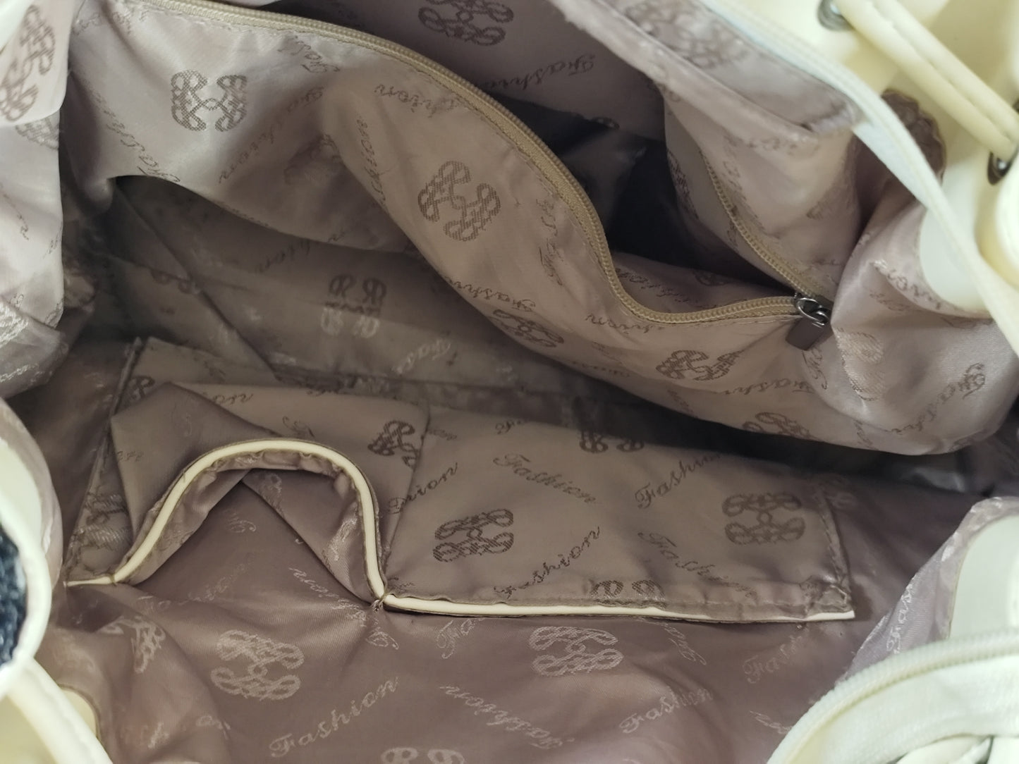 Sac seau à franges noir & blanc – Porté baguette ultra tendance