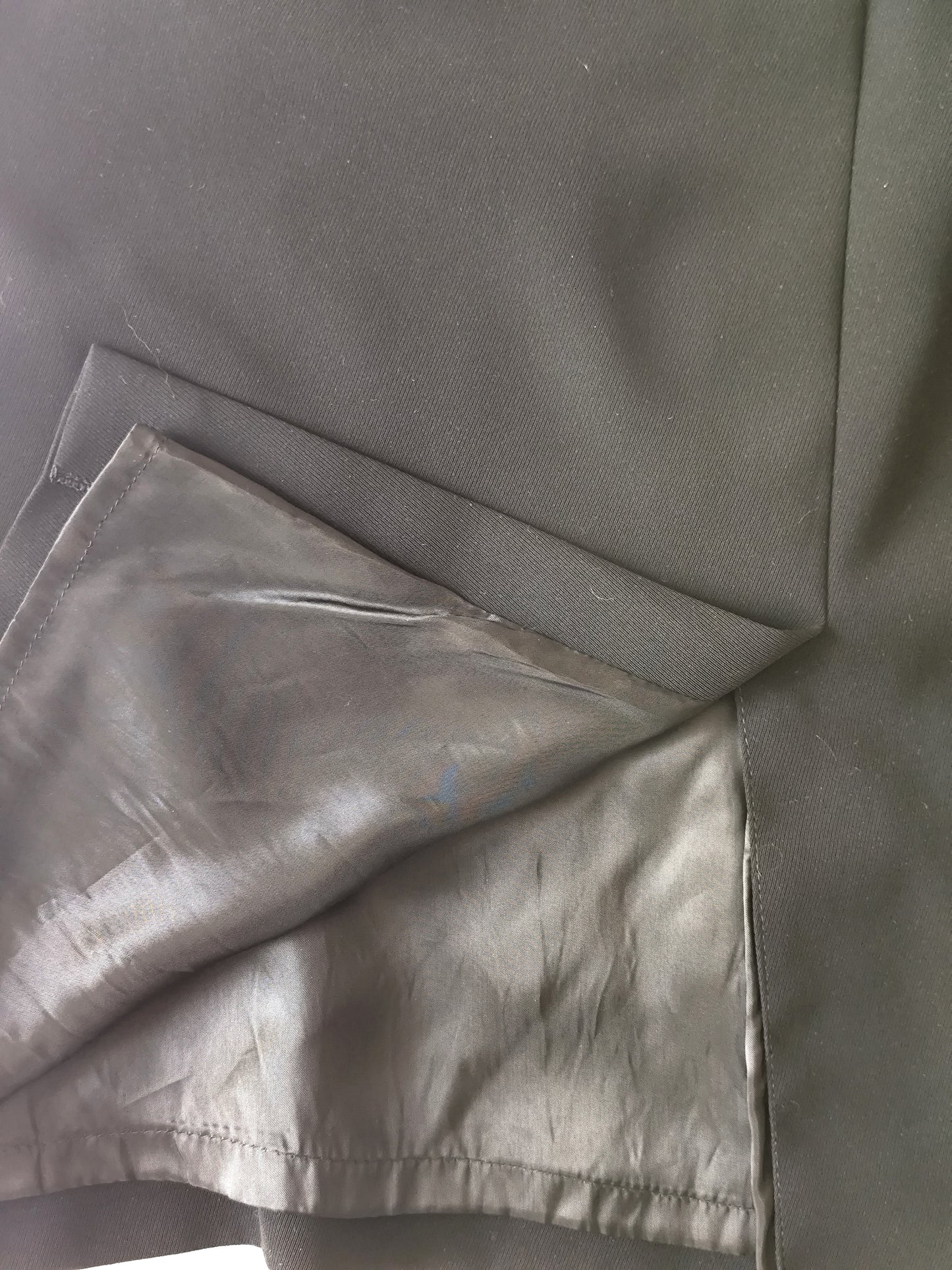 🖤 Jupe crayon noire classique – Eugen Klein – Taille 46