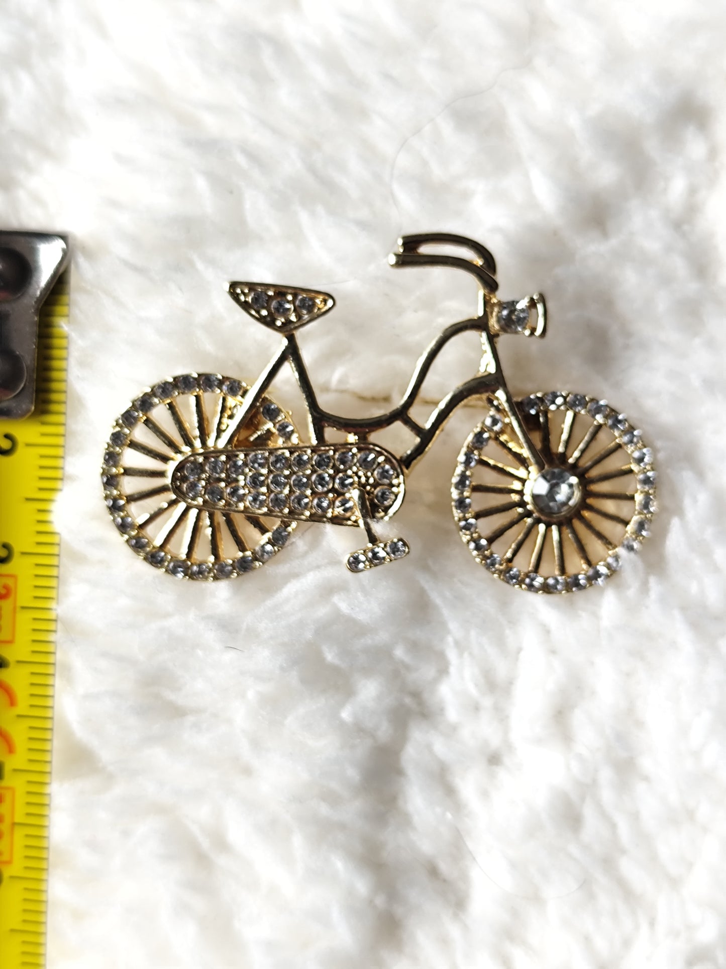 Broche vélo bicyclette vintage dorée et strass