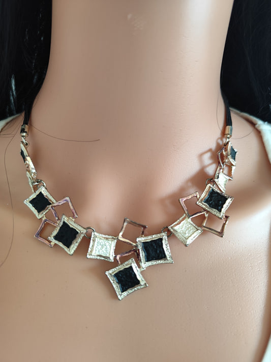 🖤 Collier Chic Géométrique – Noir & Argent – Ajustable