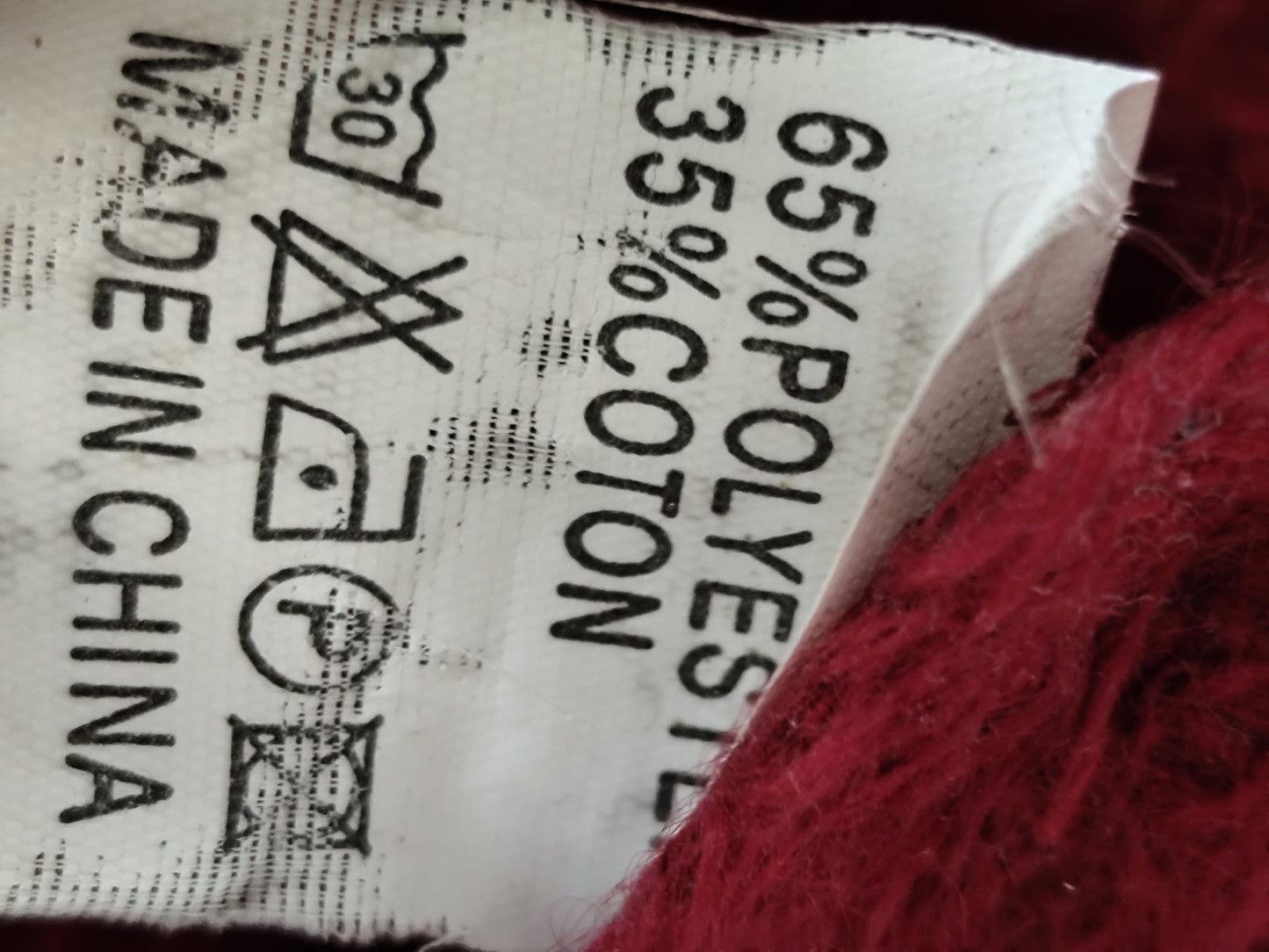 Gilet bordeaux doux – World Fashion – taille estimée 38/40