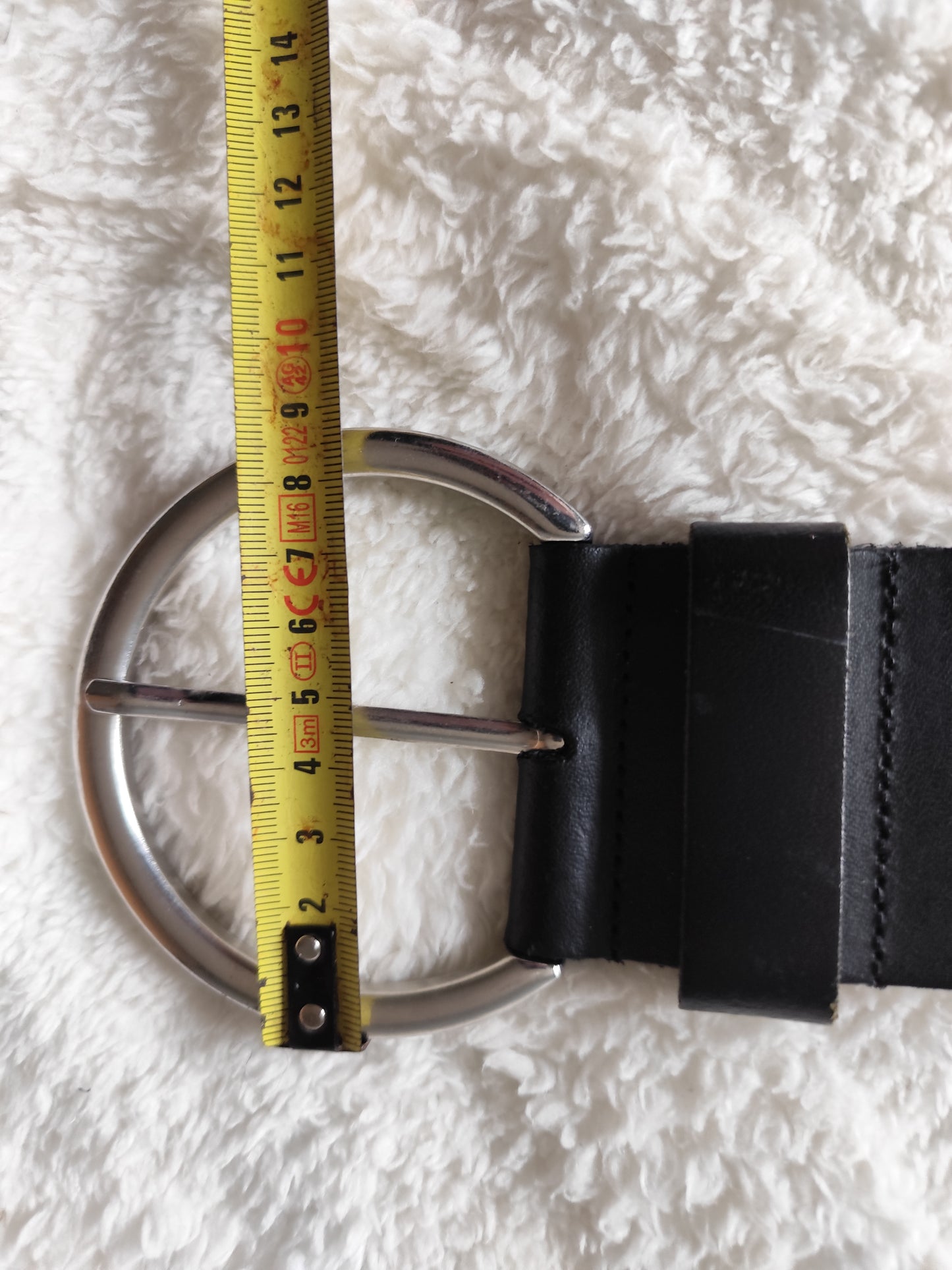 Ceinture large noire en cuir – boucle ronde argentée - 85 cm