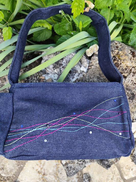 👜 Sac baguette en jean brodé – style Y2K