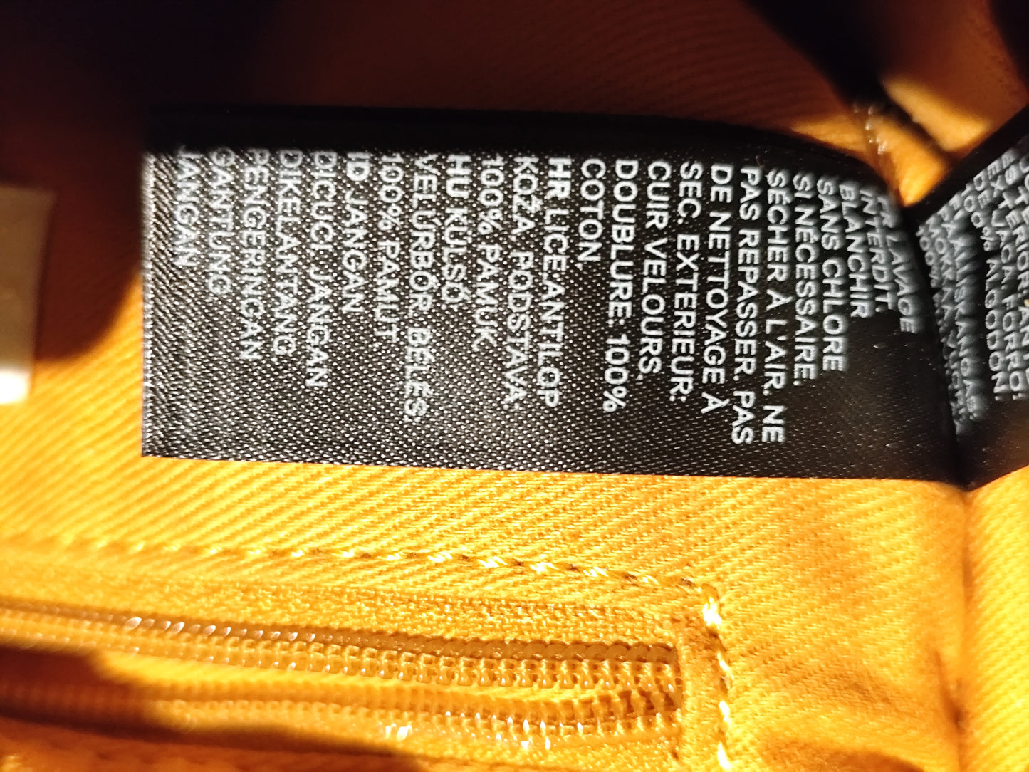 Sac en cuir velours moutarde – H&M – 21×16×5 cm