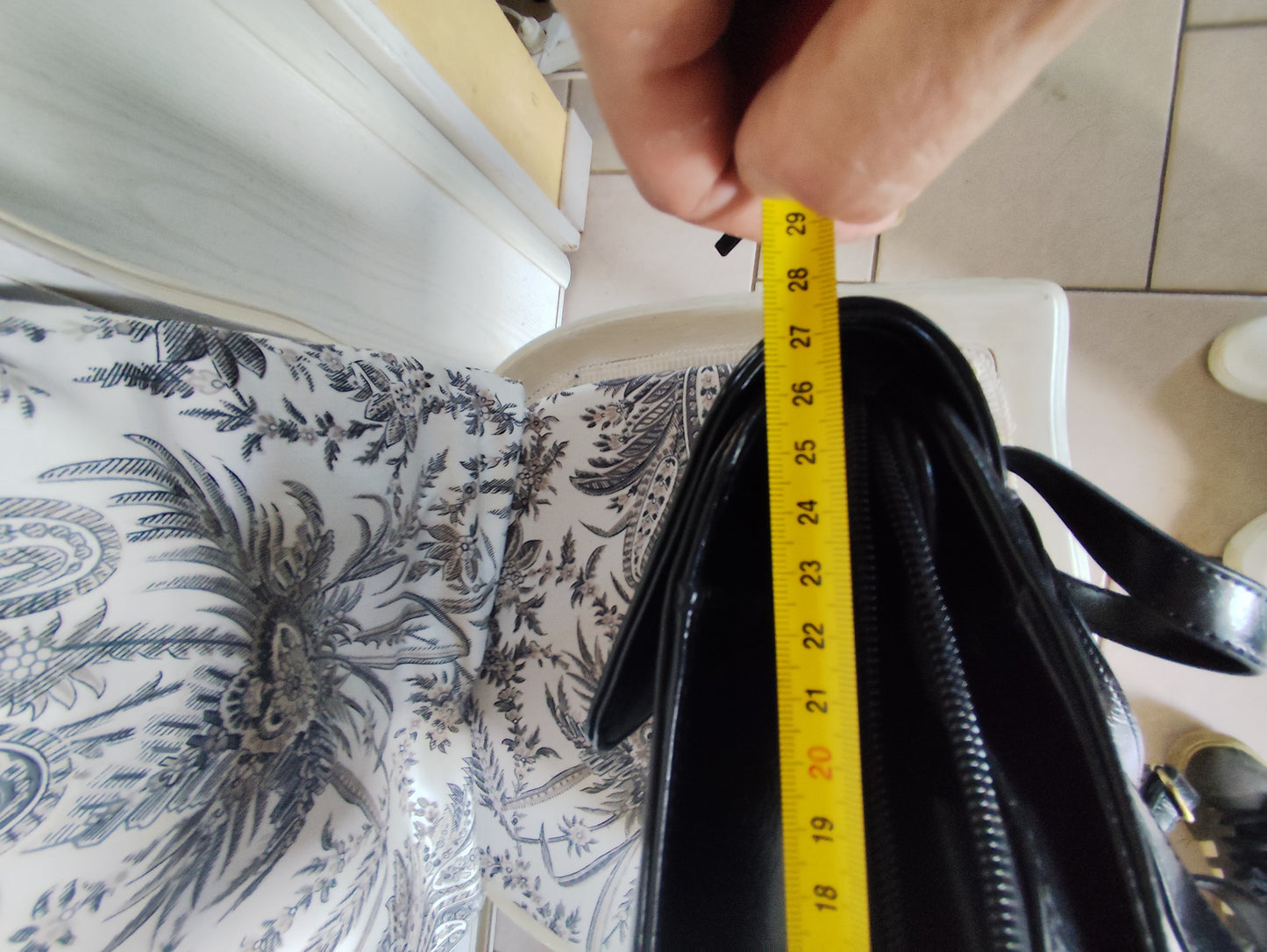 Sac à dos en cuir noir et boucles dorées - Francinel
