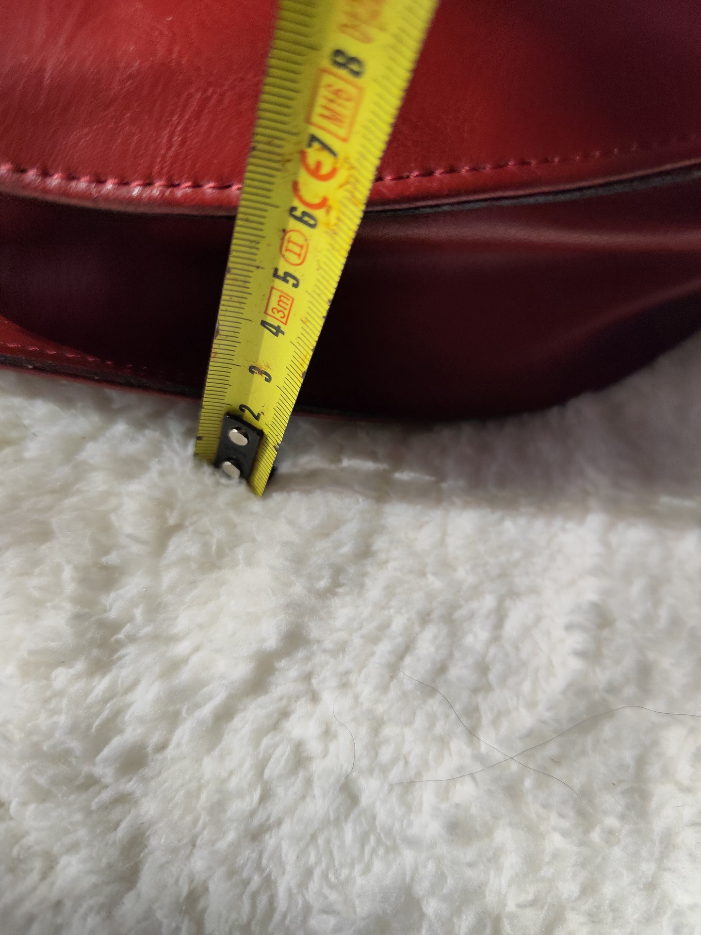 Sac demi-lune à bandoulière rouge Ludivine – Format moyen