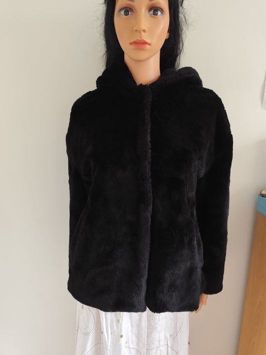 Veste à capuche en fausse fourrure noire Zara Basic – Taille 36