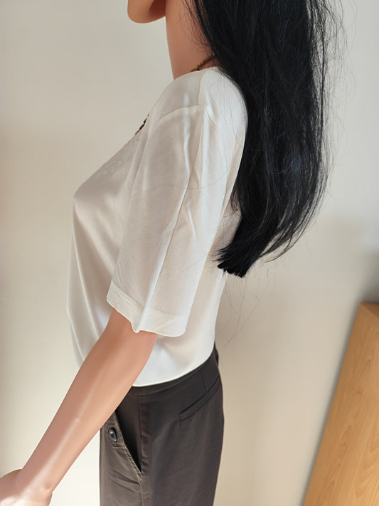 🤍 Blouse Blanche à Manches Courtes – Broderies Florales Délicates - Taille 38/40