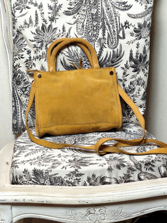 Sac en cuir velours moutarde – H&M – 21×16×5 cm