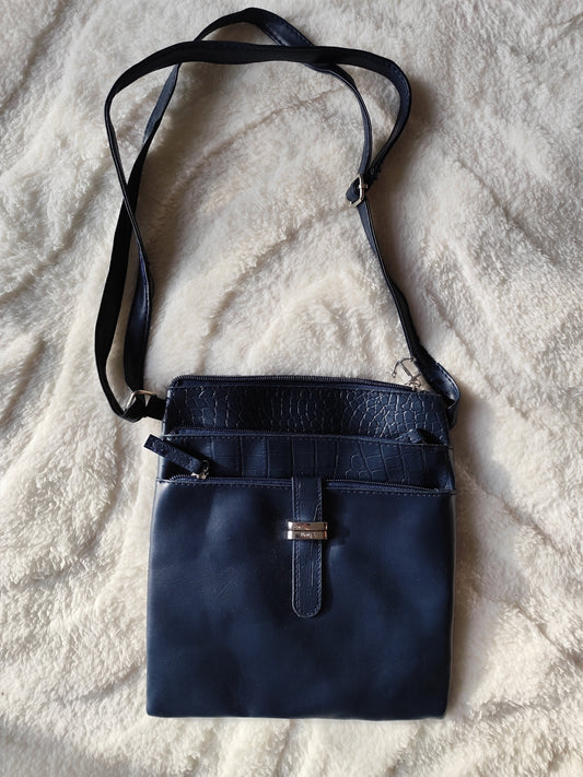 Sac Bandoulière Bleu Marine – Élégance et Praticité au Quotidien