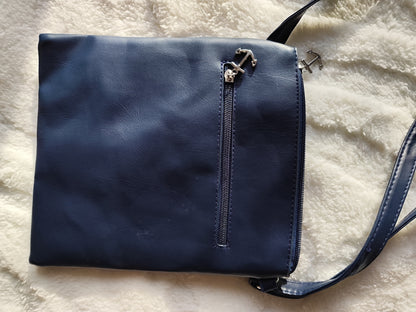 Sac Bandoulière Bleu Marine – Élégance et Praticité au Quotidien