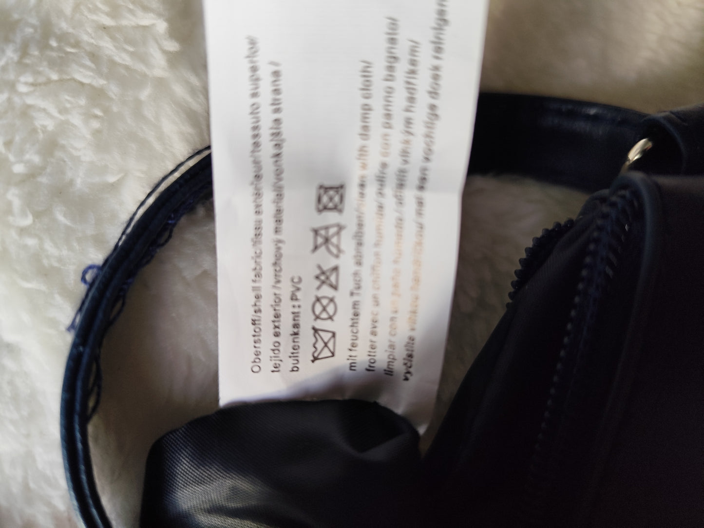 Sac Bandoulière Bleu Marine – Élégance et Praticité au Quotidien