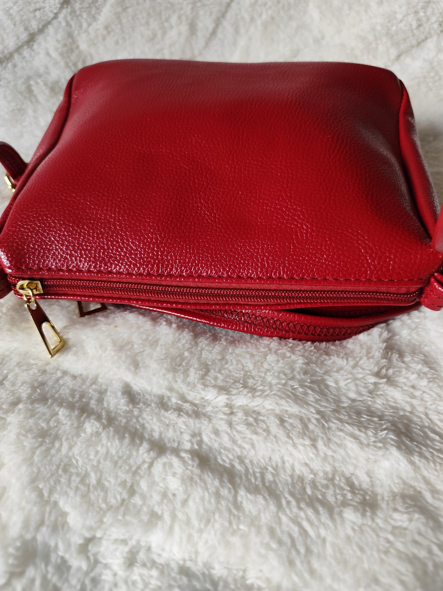 Sac Bandoulière Rouge Matelassé – Élégance et Tendance Intemporelle