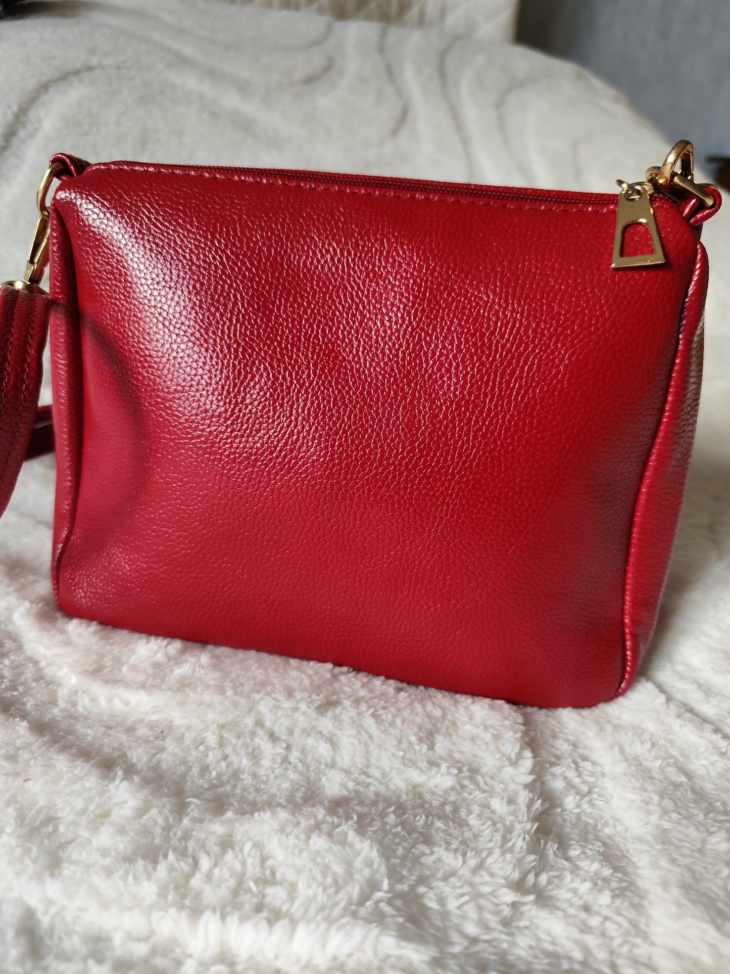 Sac Bandoulière Rouge Matelassé – Élégance et Tendance Intemporelle