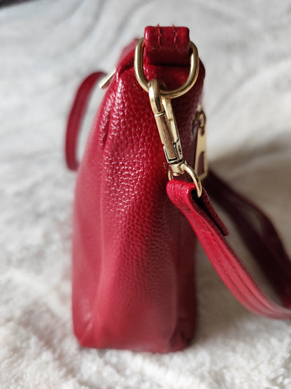 Sac Bandoulière Rouge Matelassé – Élégance et Tendance Intemporelle