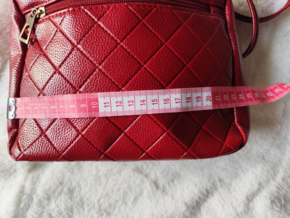 Sac Bandoulière Rouge Matelassé – Élégance et Tendance Intemporelle