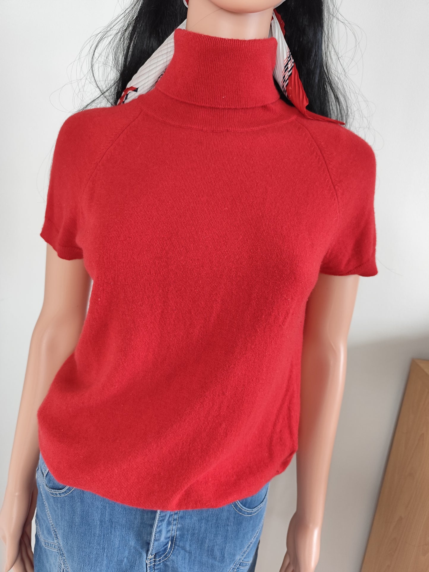 🔥 Pull Rouge Col Montant Benetton – Douceur & Élégance - Taille 38/40