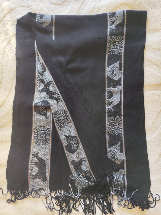Écharpe noire motifs ethniques – 166x60 cm