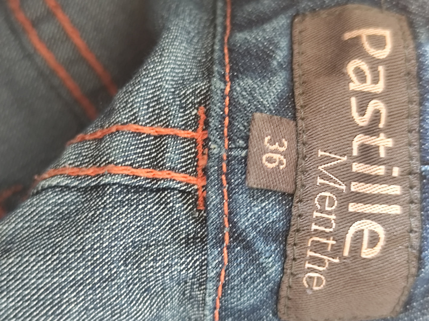 Jupe en jean Y2K volantée – Pastille Menthe – T. 36