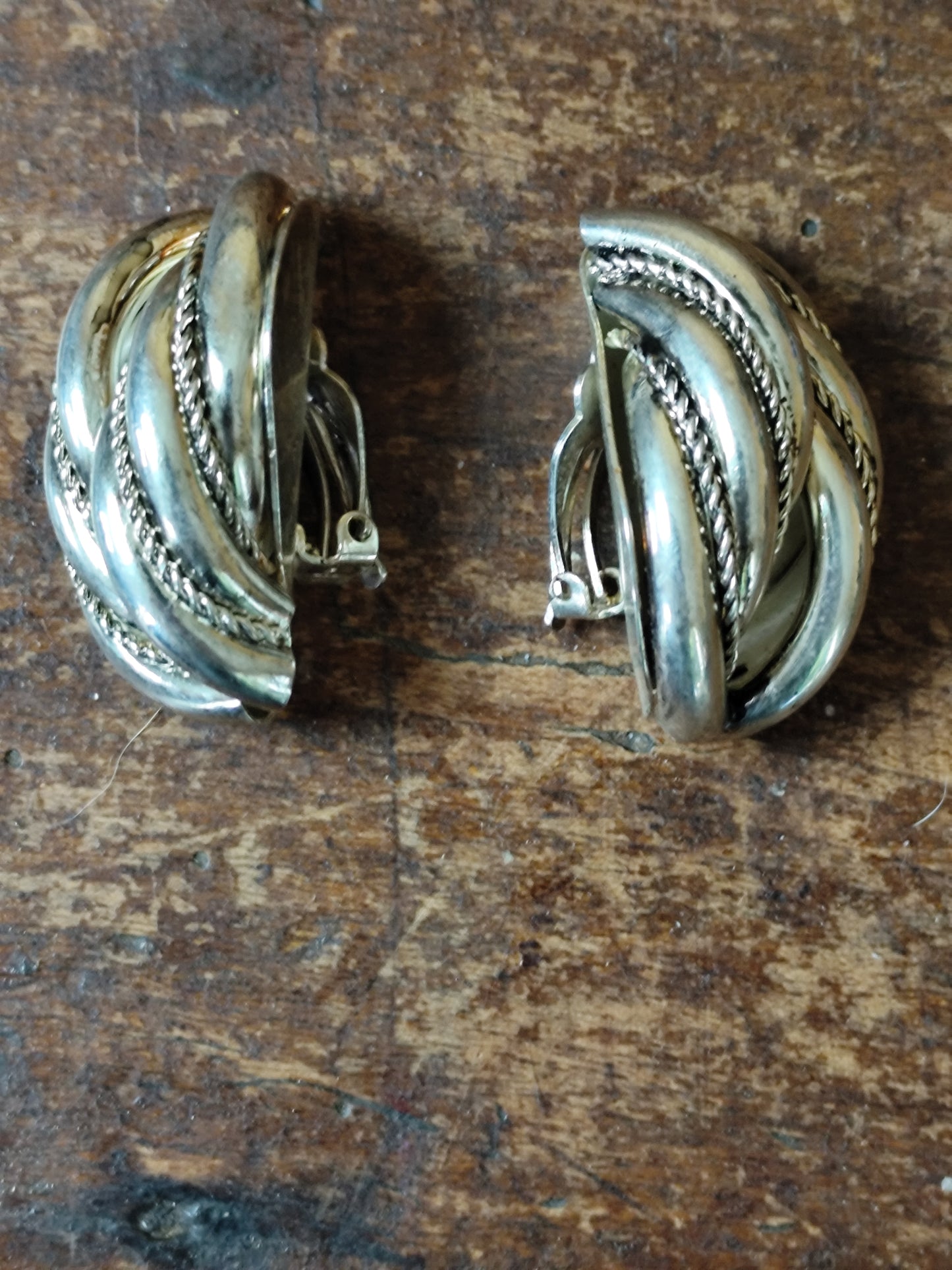 Boucles d’oreilles torsadées argentées à clip – Vintage années 70/80