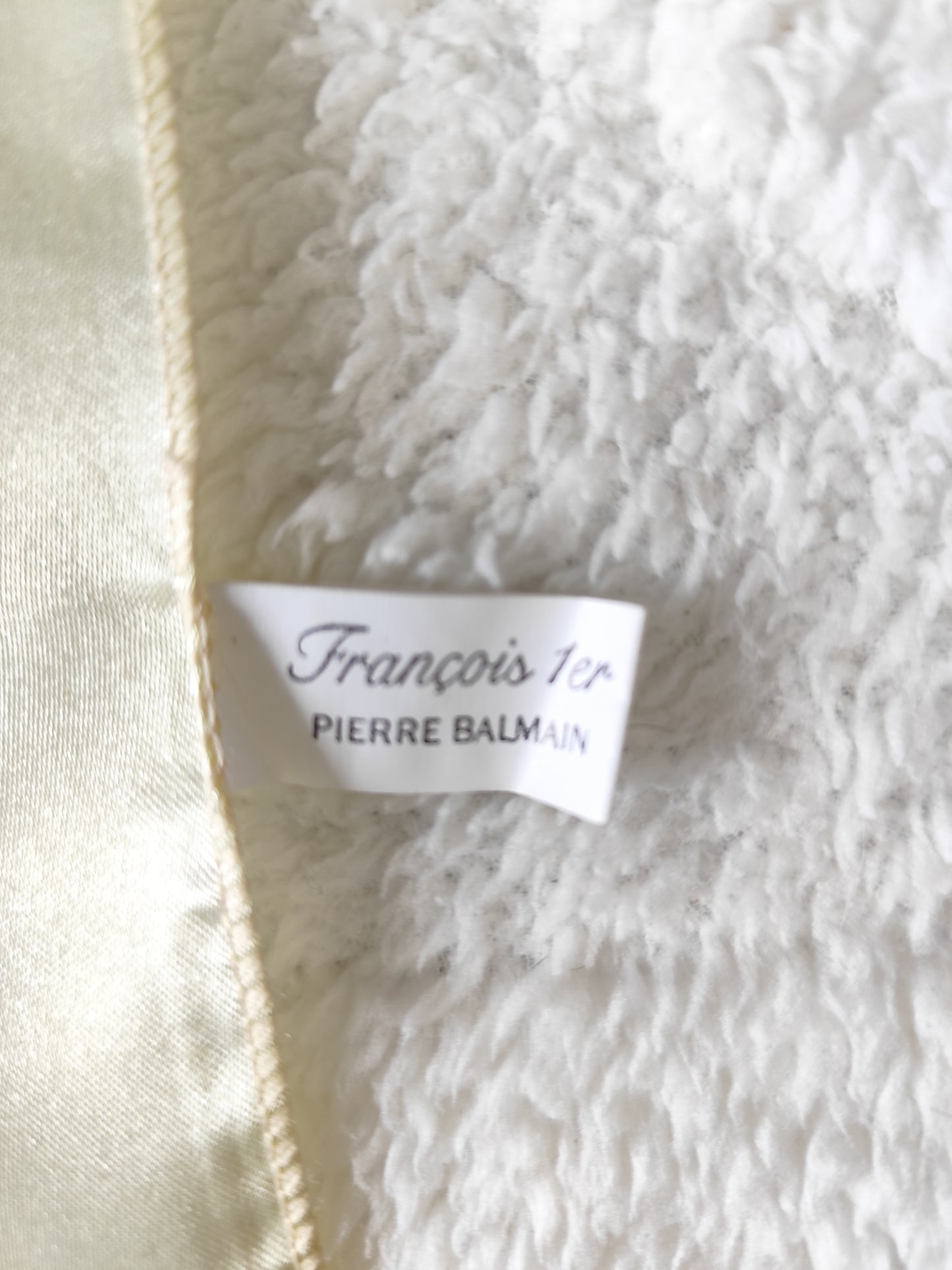 Foulard/Carré - Modèle François 1er - Pierre Balmain - 73 x72 cm