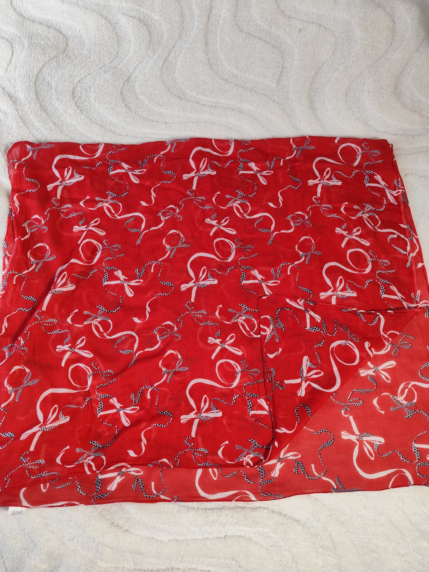 Foulard rouge à nœuds blancs à pois – 100 % coton – 172 x 100 cm