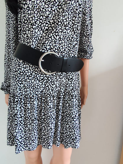 Ceinture large noire en cuir – boucle ronde argentée - 85 cm