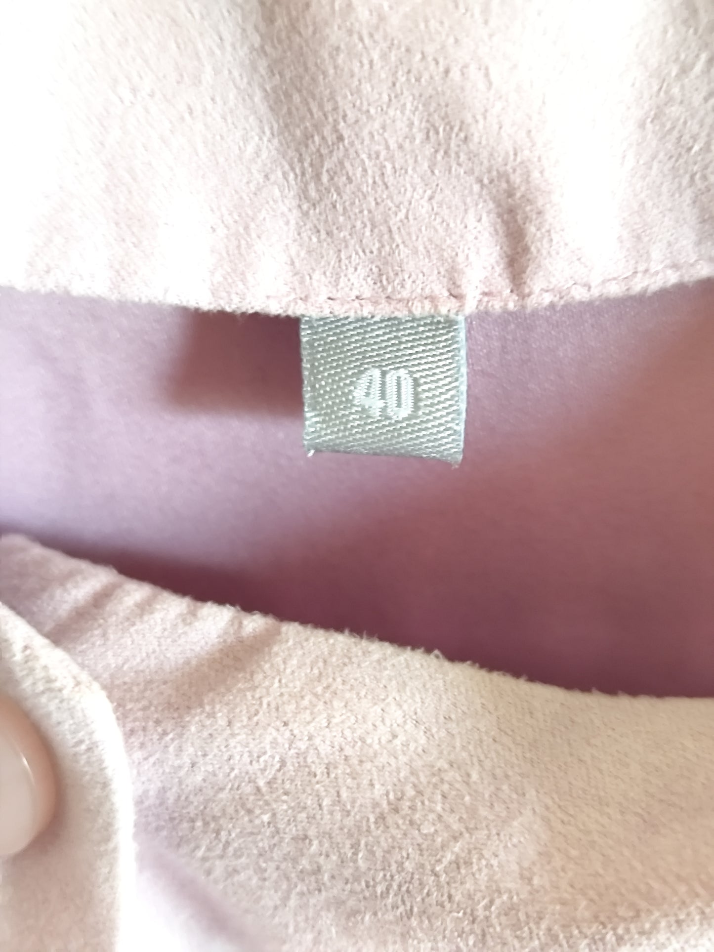 Ensemble tailleur jupe et veste parme motifs fleurs ajourées - Taille 40