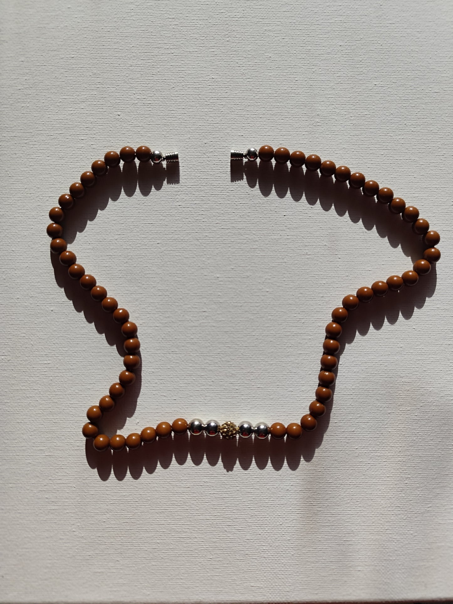 Collier perles couleur ambre avec fermeture aimantée 📿