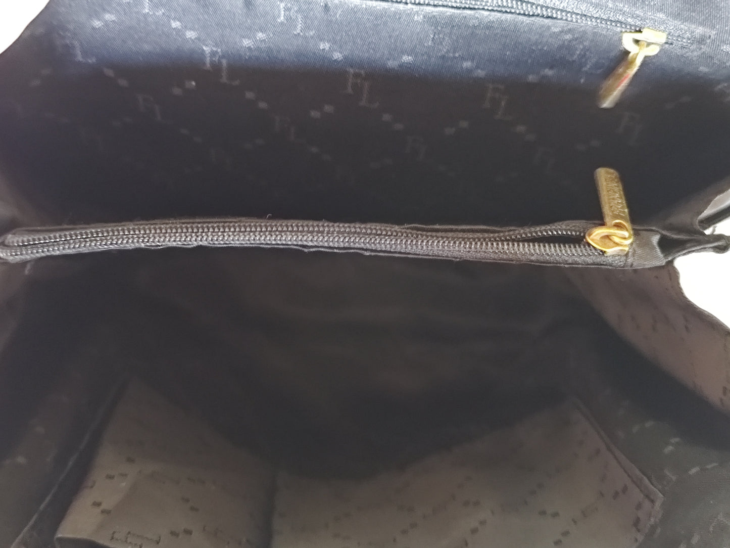 Sac à dos en cuir noir et boucles dorées -  Francinel