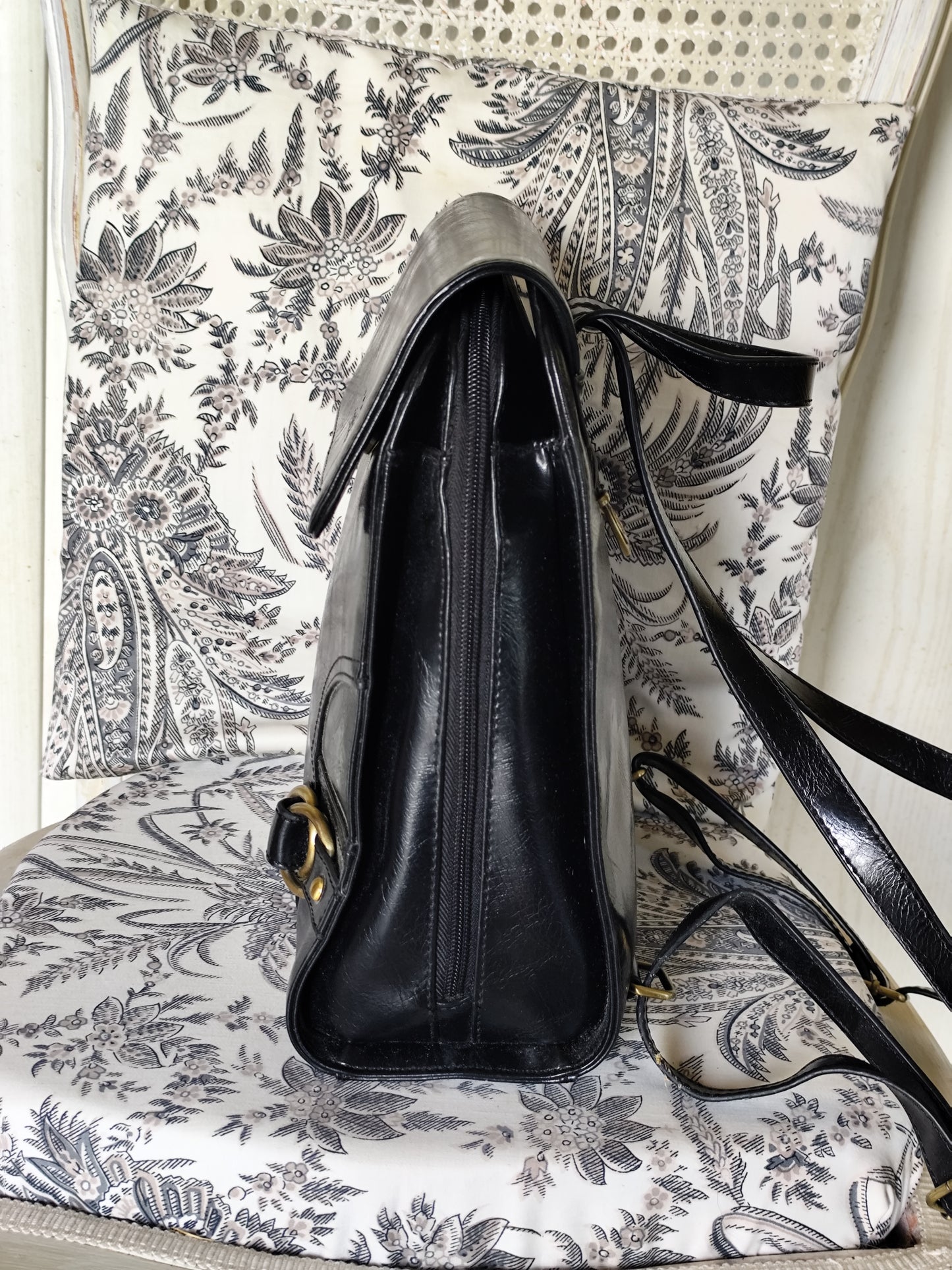 Sac à dos en cuir noir et boucles dorées -  Francinel