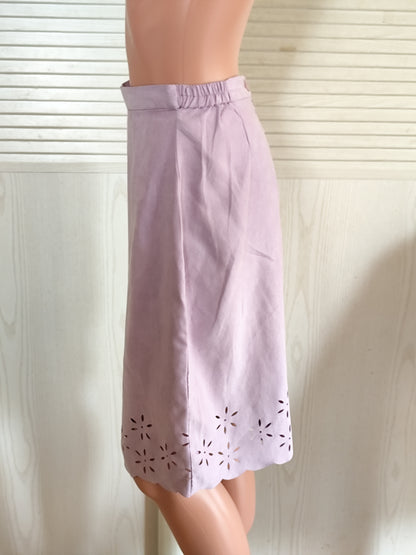 Ensemble tailleur jupe et veste parme motifs fleurs ajourées - Taille 40