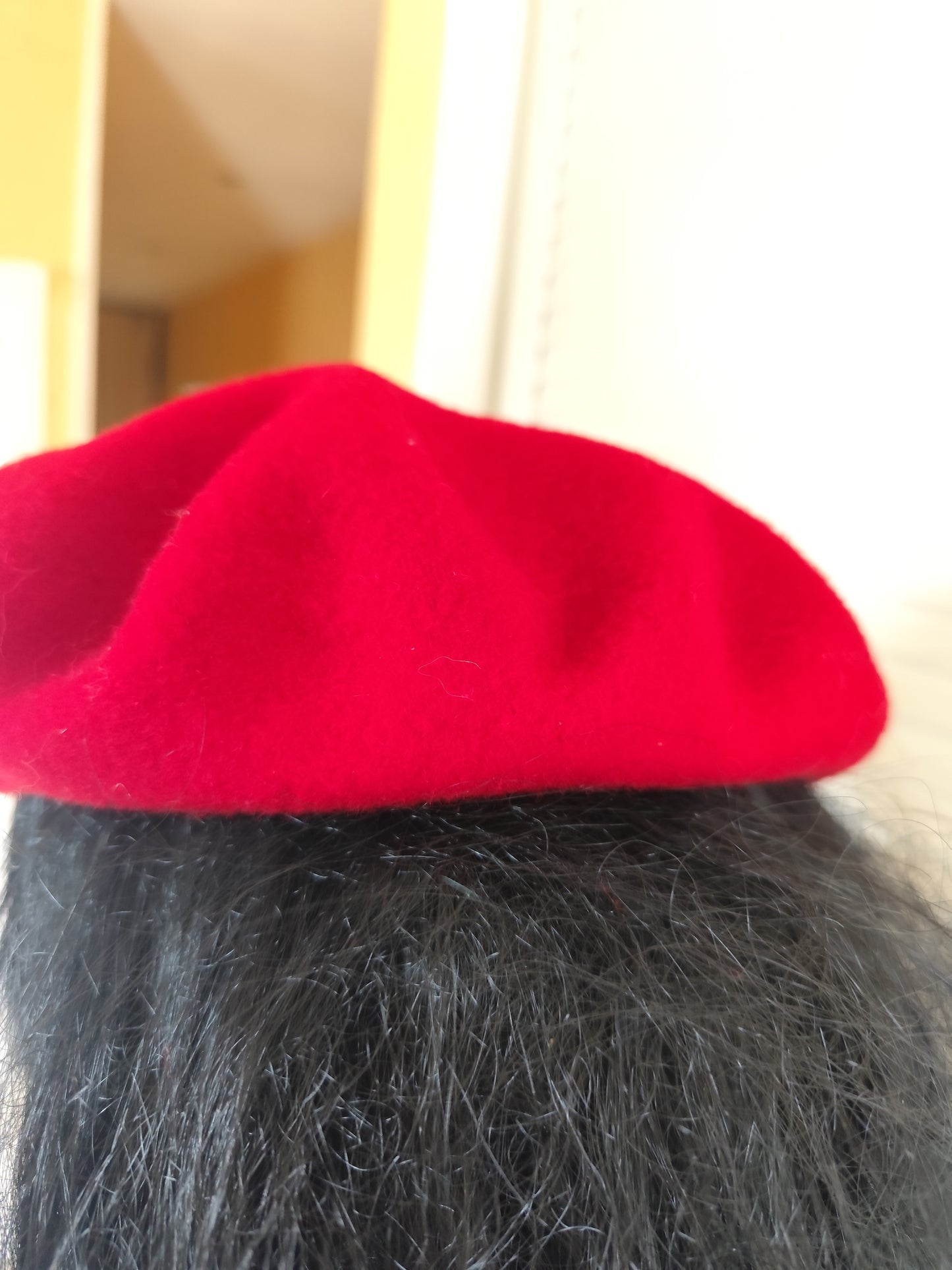 Béret classique en laine rouge