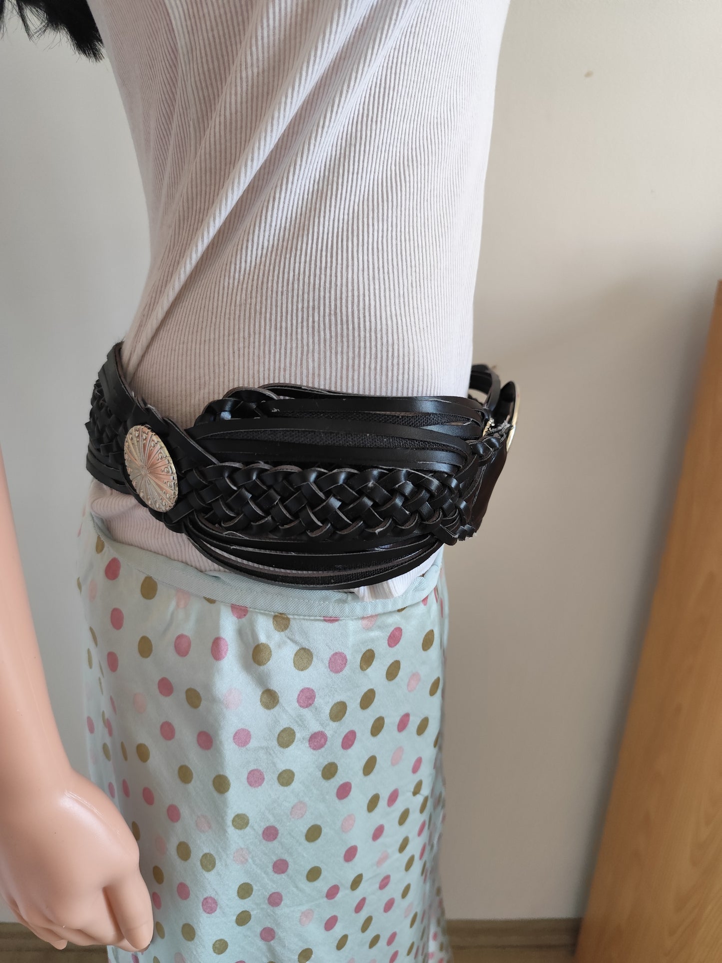 Ceinture noire tressée  boucle ronde gravée - 95 cm