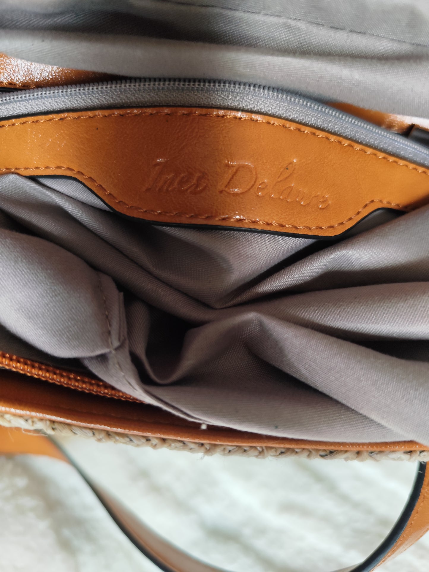 Sac Ines Delaure – Élégance naturelle et format ultra pratique