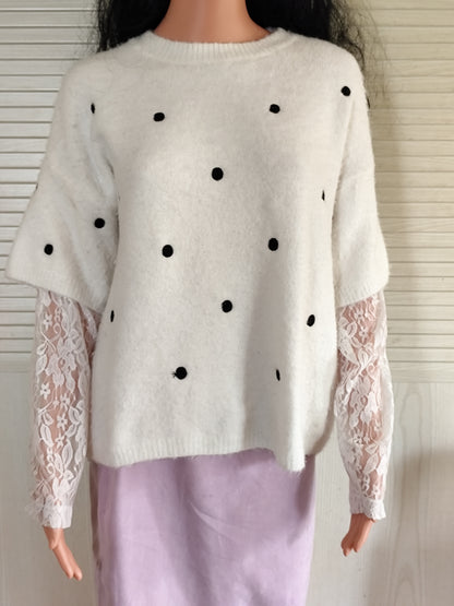 Pull doudou blanc à pois noirs et manches dentelle -  Ikoone & Bianka - Taille unique