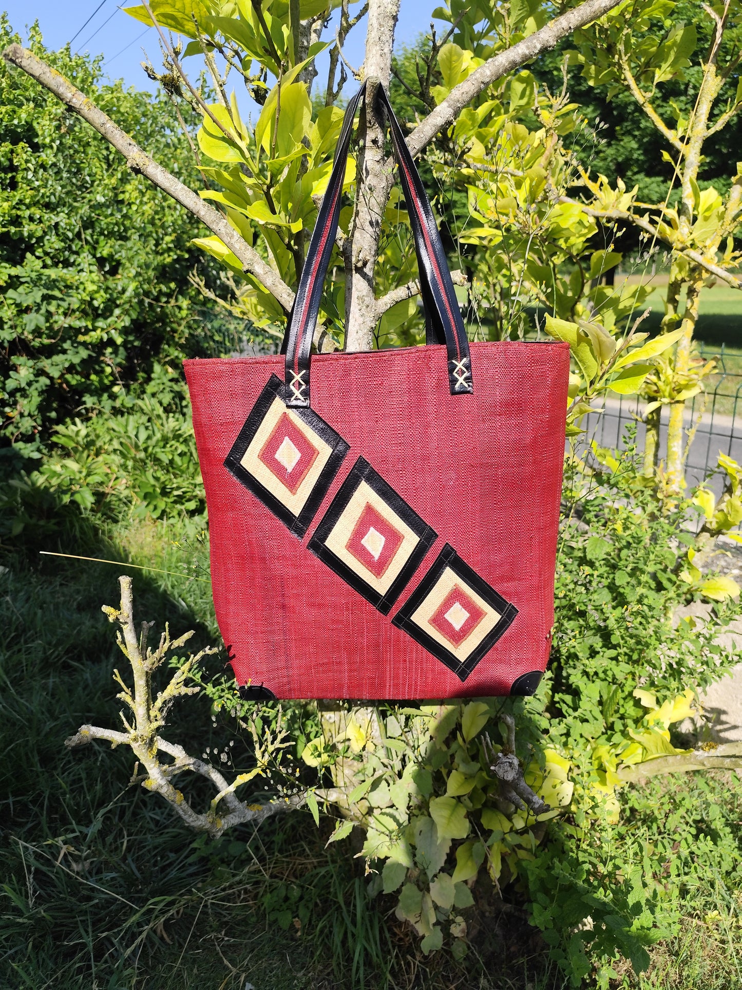 Sac cabas en fibres naturelles – Style ethnique rouge & noir