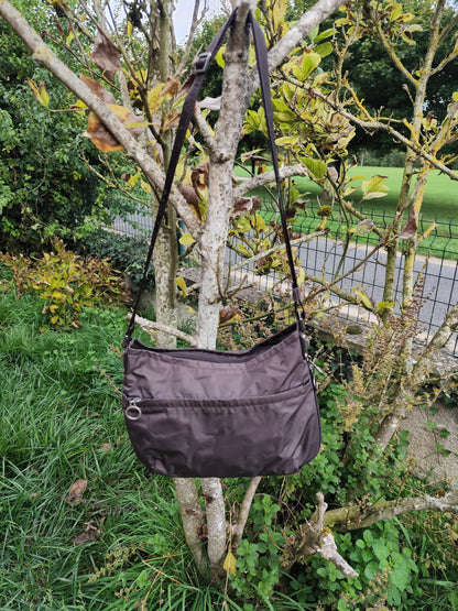 Sac bandoulière Lancaster marron chocolat en toile