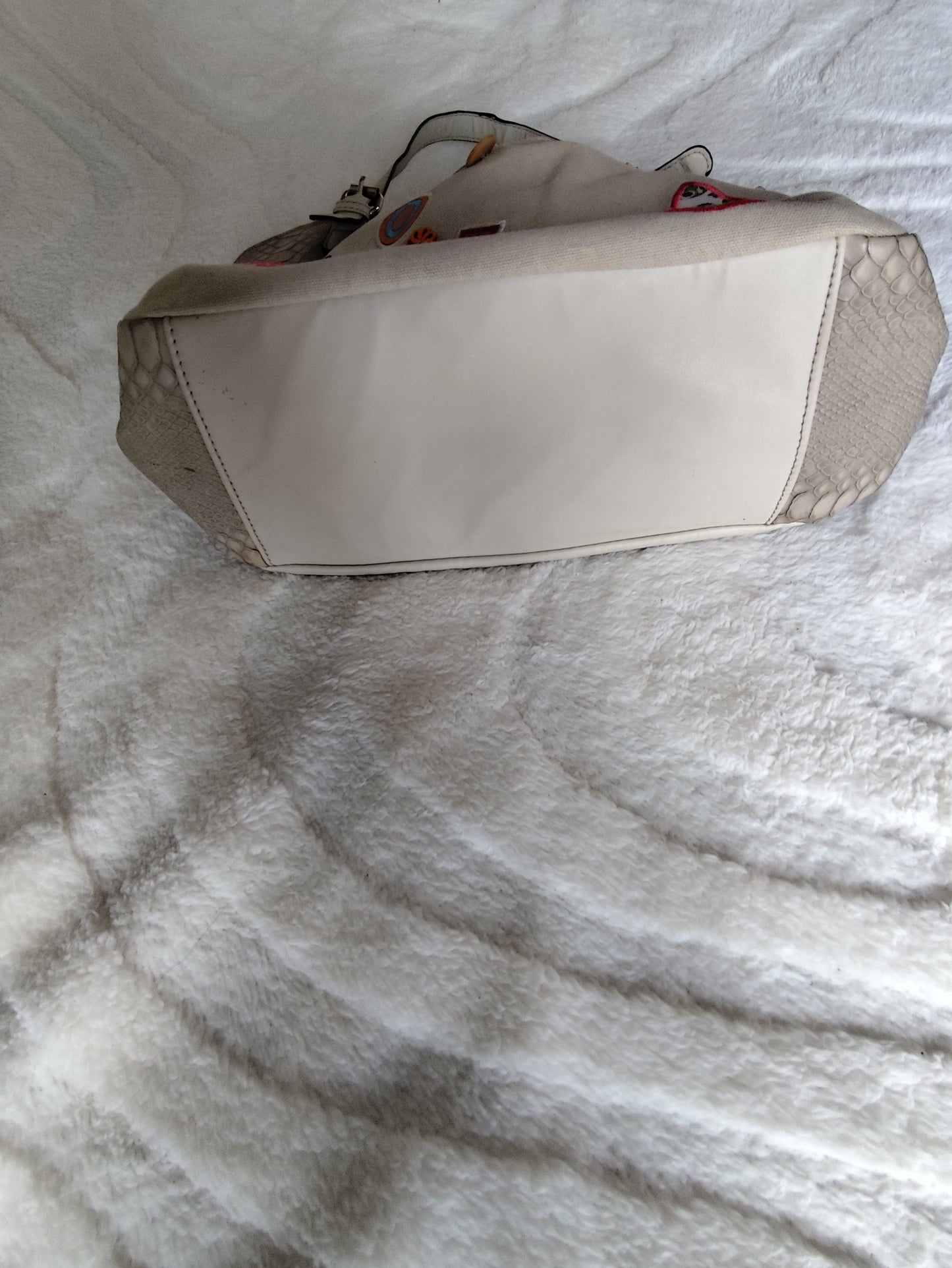 Sac cabas blanc écru à motifs colorés – Esprit bohème chic