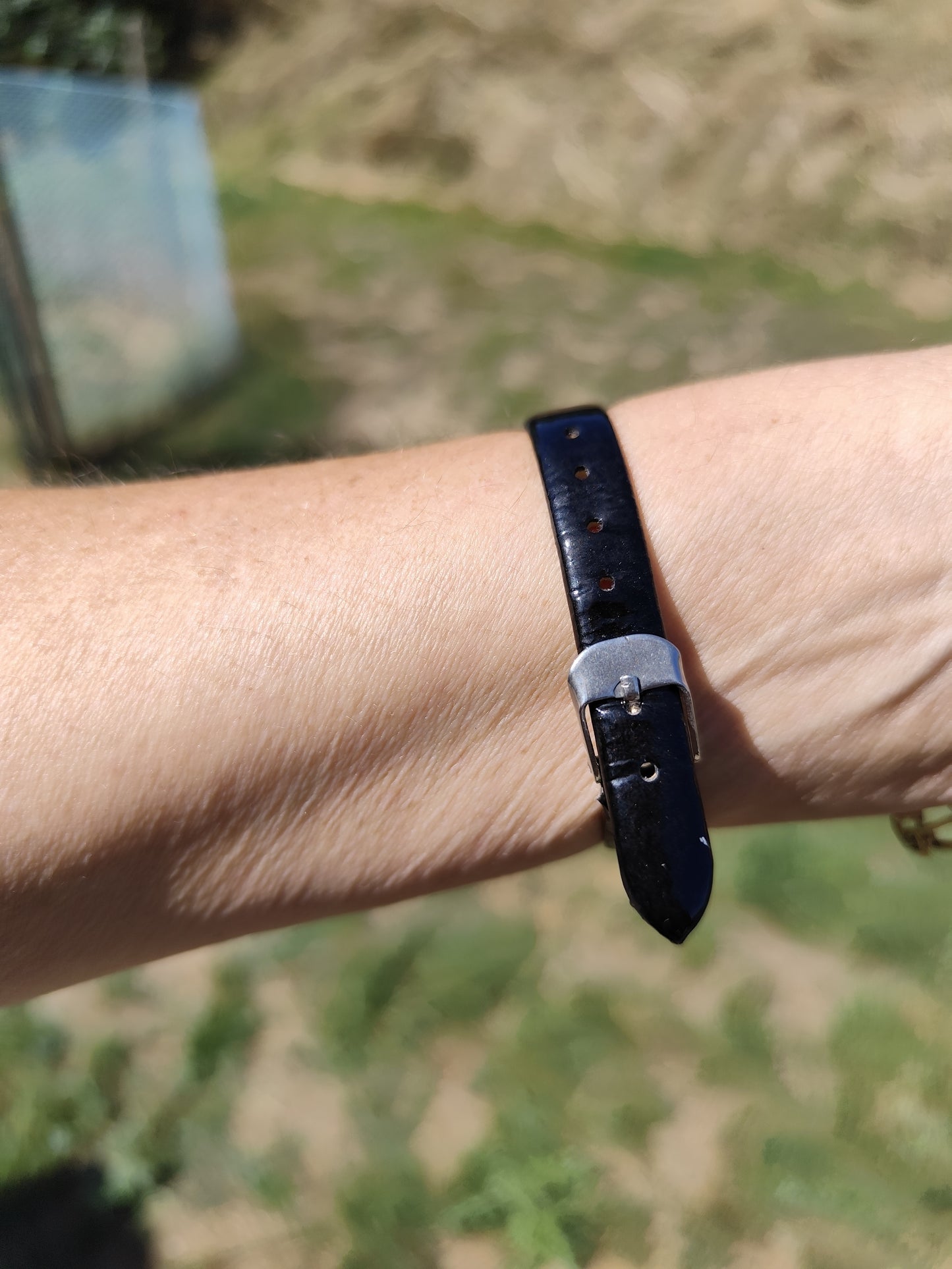 Montre femme L. Feedo à quartz avec bracelet cuir noir