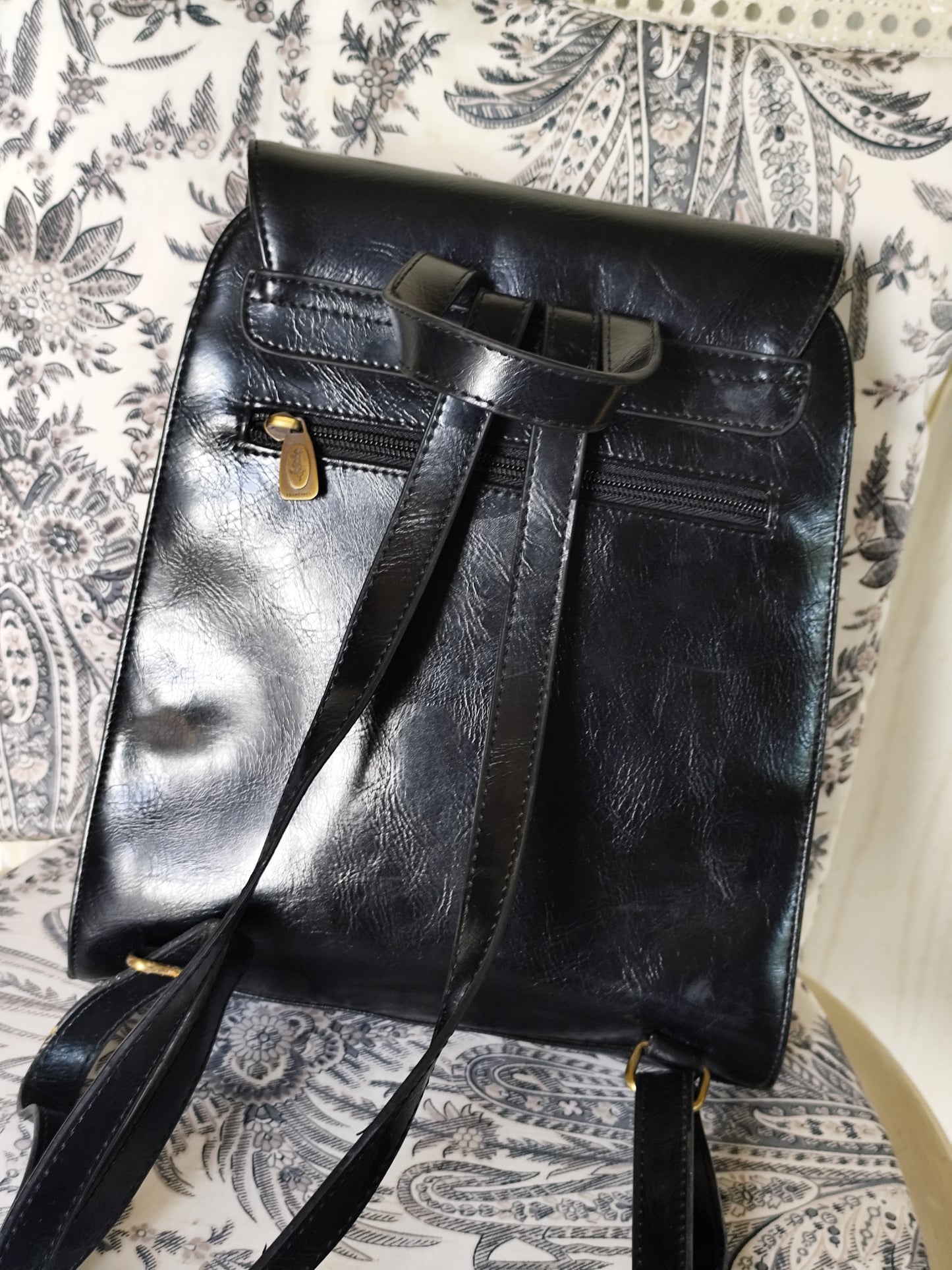 Sac à dos en cuir noir et boucles dorées -  Francinel