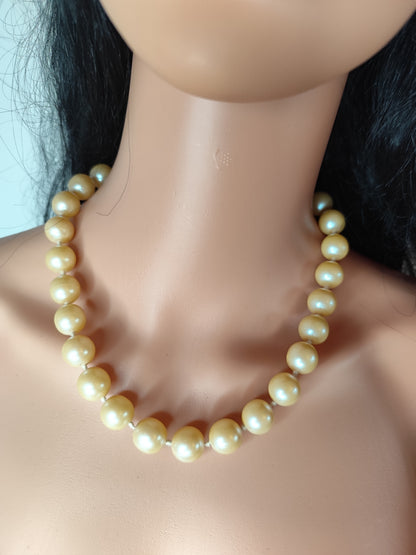 ✨ Collier Vintage Perles Imitation – Fermoir Argenté Strass – Élégance Intemporelle