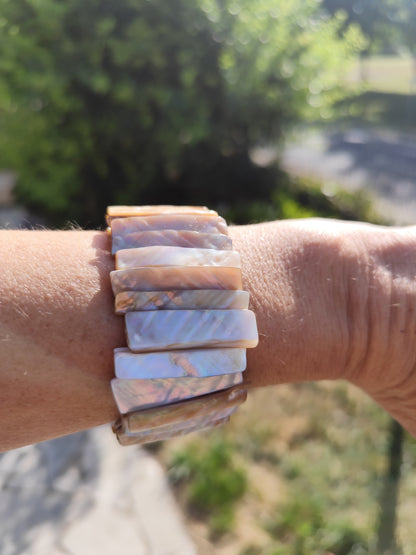 Bracelet vintage en nacre de Tahiti – tons bruns & irisés