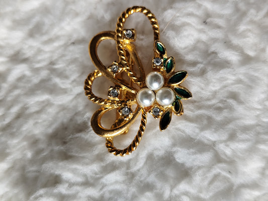 Broche vintage dorée fleur perle et strass verts