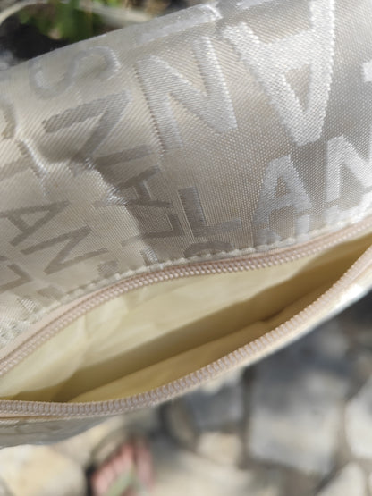 Sacoche beige à rabat avec imprimé  – look urbain vintage