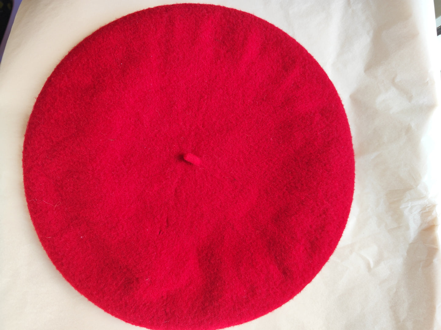 Béret classique en laine rouge