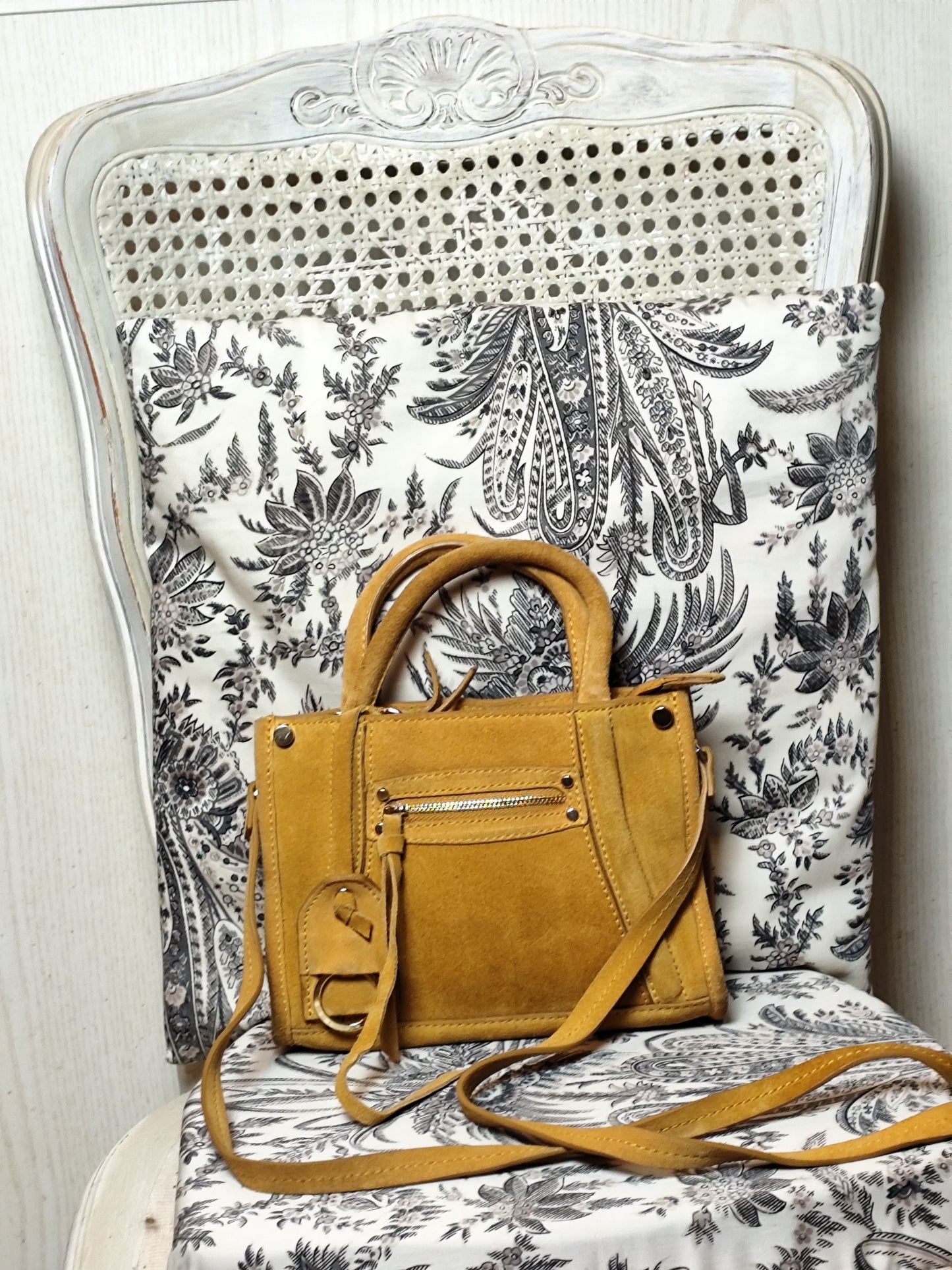 Sac en cuir velours moutarde – H&M – 21×16×5 cm